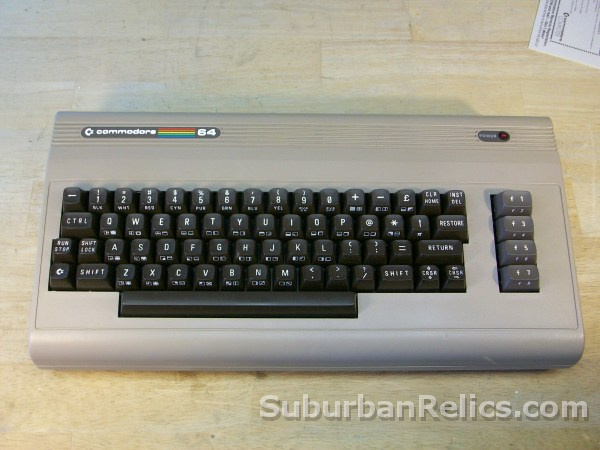 COMMODORE 64 COMPUTER - w/box, power supply, cable - nice shape! - Click Image to Close