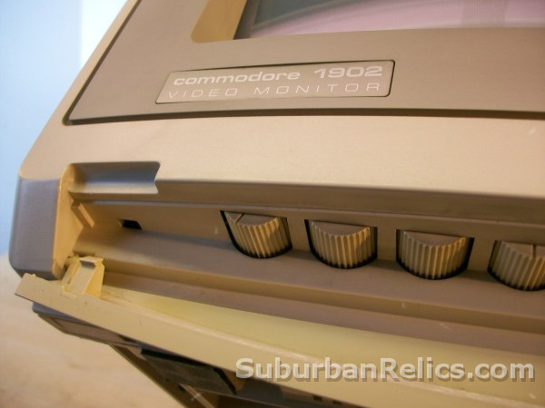 Commodore 1902 - COLOR MONITOR - working well, nice shape! - Click Image to Close