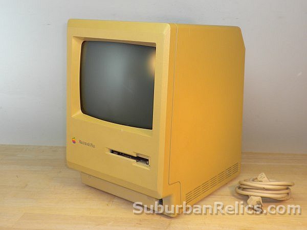 Apple Macintosh Plus 1Mb - COMPACT MAC - boots, needs floppy - Click Image to Close